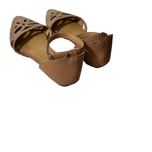 Daisy Fuentes Flat Rhinestones Open Cutwork Lee Shoes Size 8.5W - Picture 9 of 9